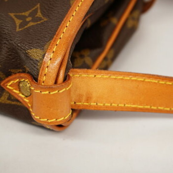 Louis Vuitton Monogram Saumur Shoulder Bag - Picture 7 of 14